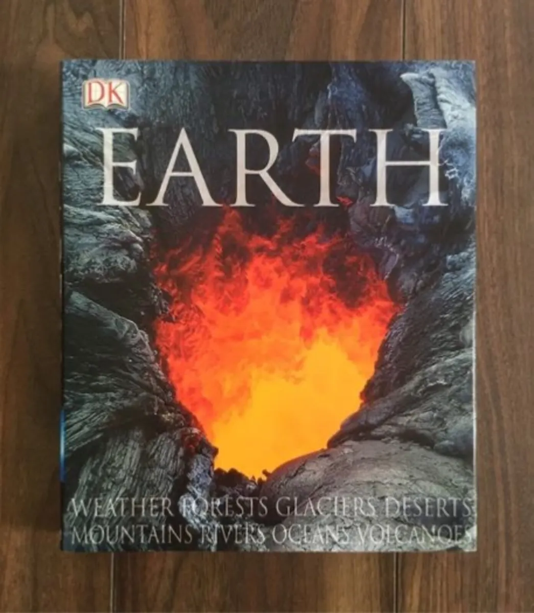 EARTH - The Definitive Visual Guide to our Planet - Image 1