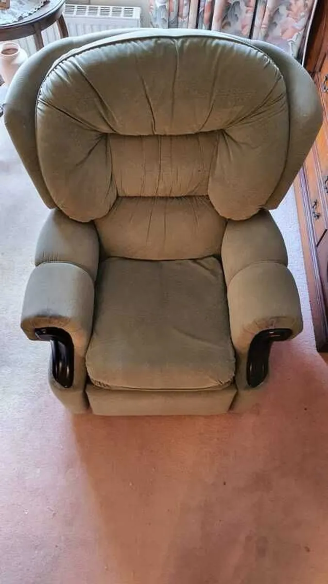 Free recliner chair - Image 1