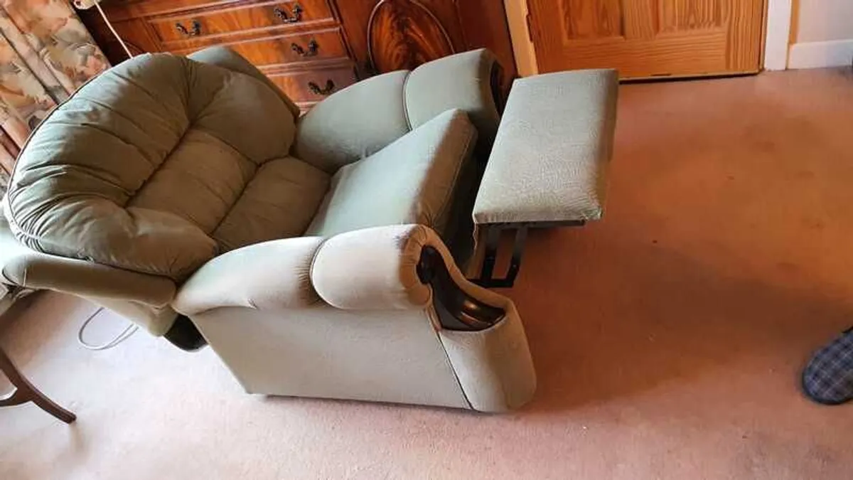 Free recliner chair - Image 4
