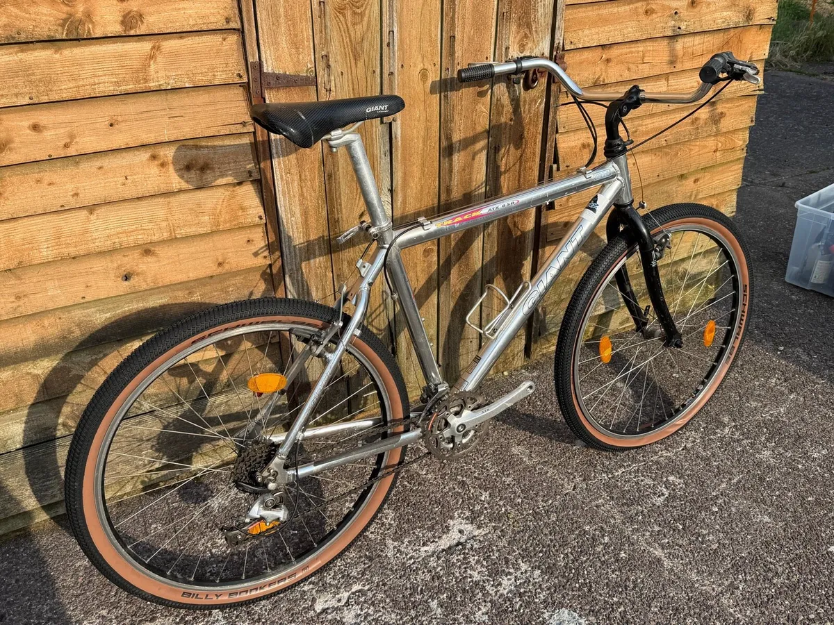 Vintage Giant 26” mountain bike commuter - Image 3
