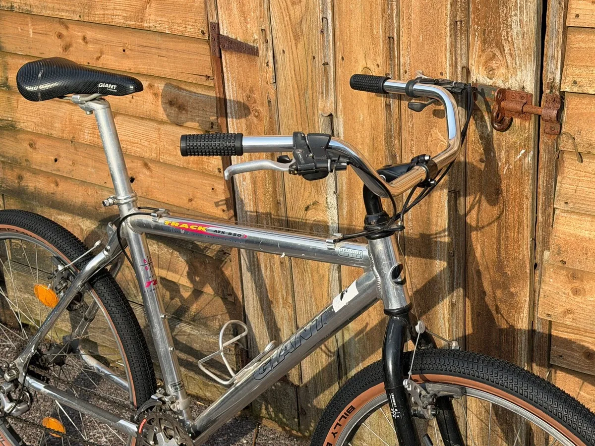 Vintage Giant 26” mountain bike commuter - Image 4