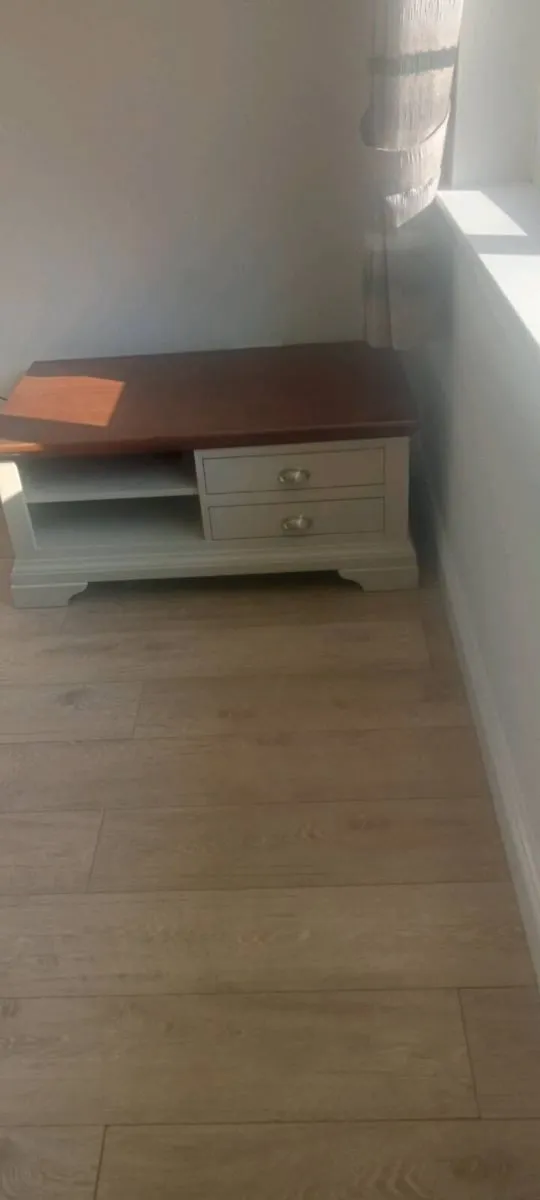 Lazyboy Setee  and TV Unit - Image 2