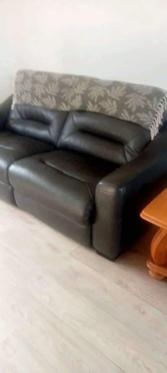 Lazyboy Setee  and TV Unit - Image 3