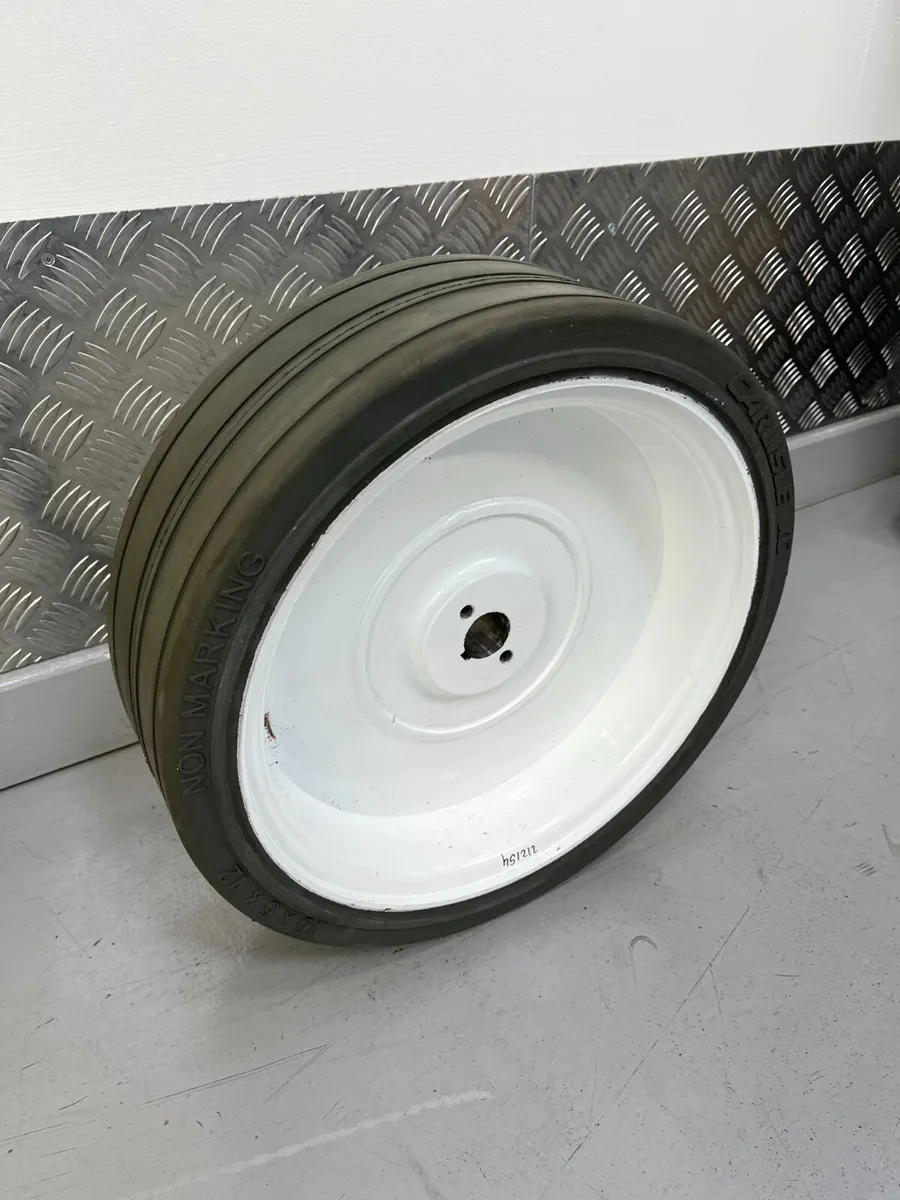 Skyjack Wheel Assembly 4740