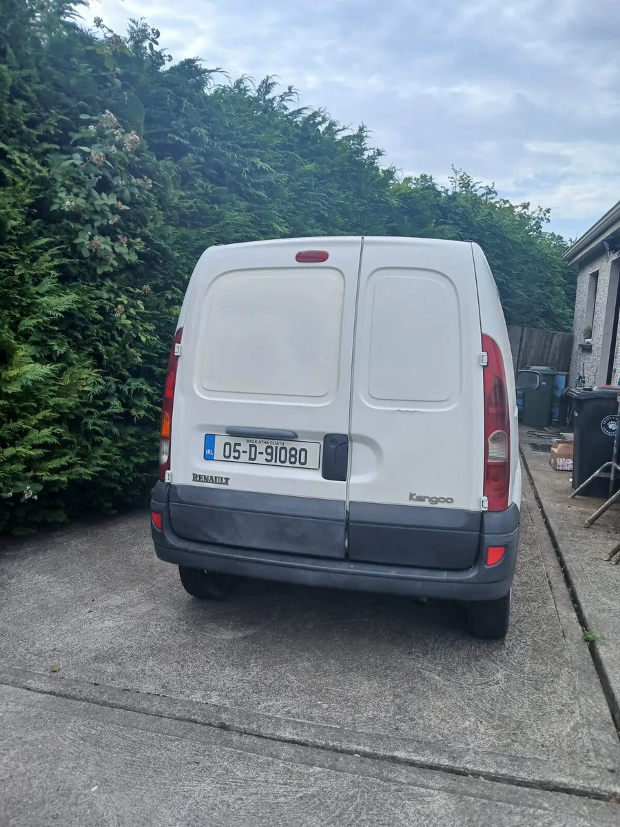 SMALL VAN - Image 2