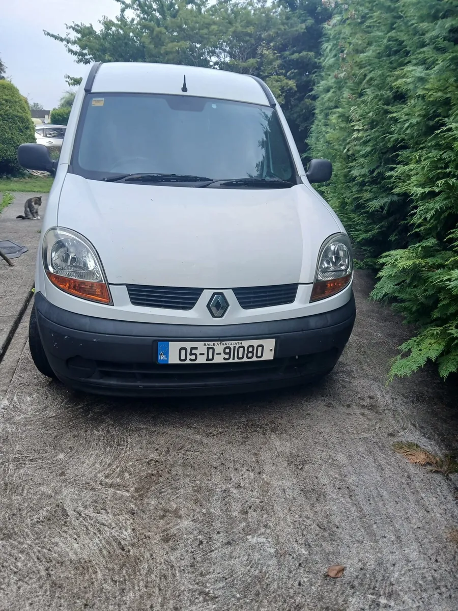 SMALL VAN - Image 1