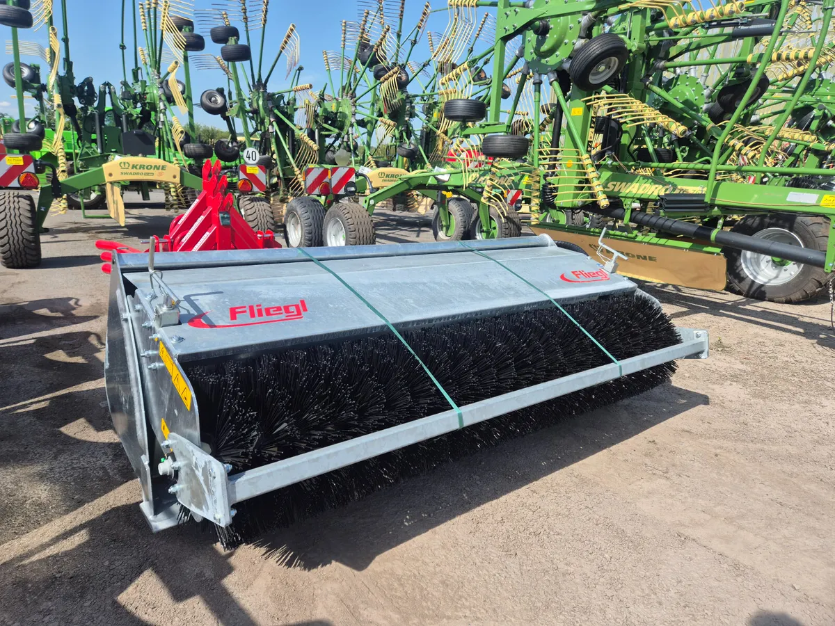 Fliegl Bucket Brush - Image 2