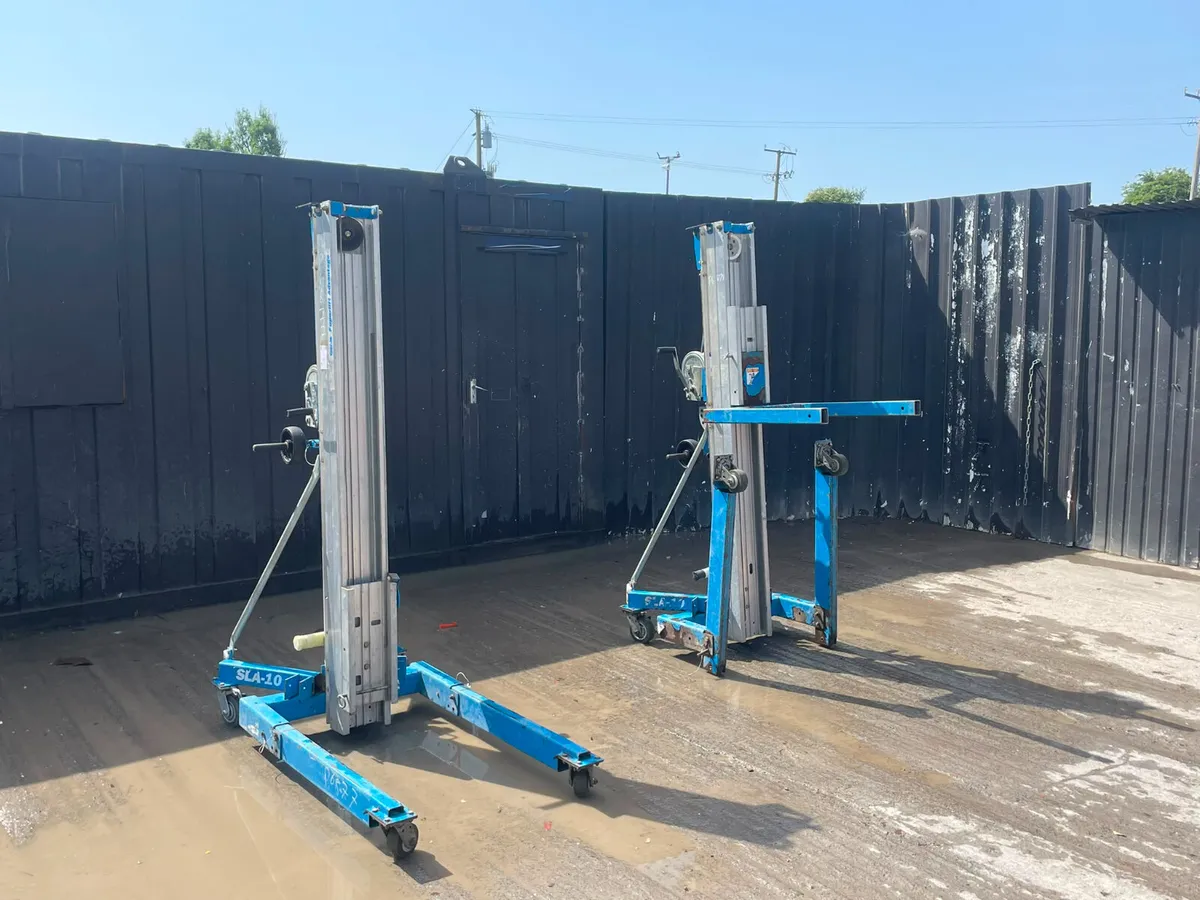 Genie SLA-10 Superlift Advantage Material Lift - Image 1