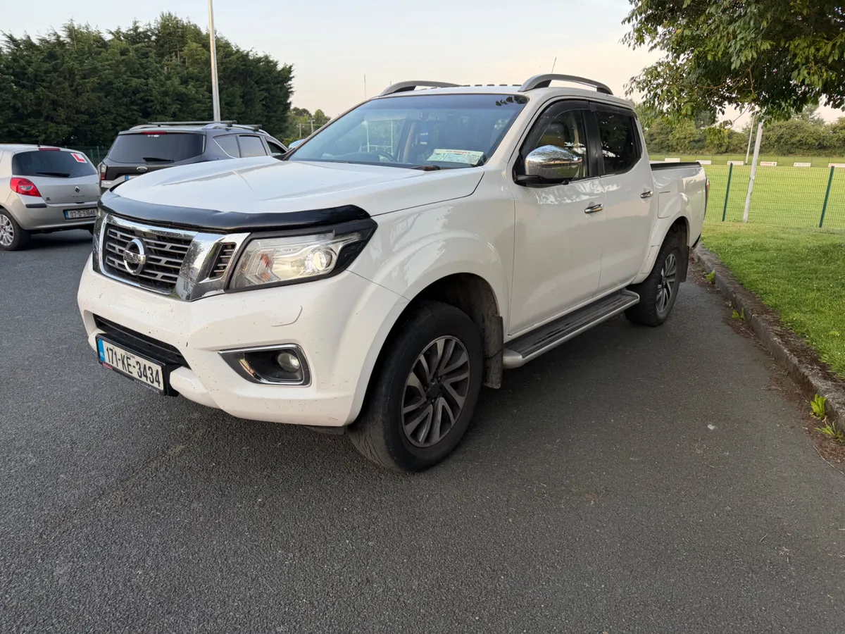Nissan Navara 2.3 Automatic 2017 Crew cab - Image 1