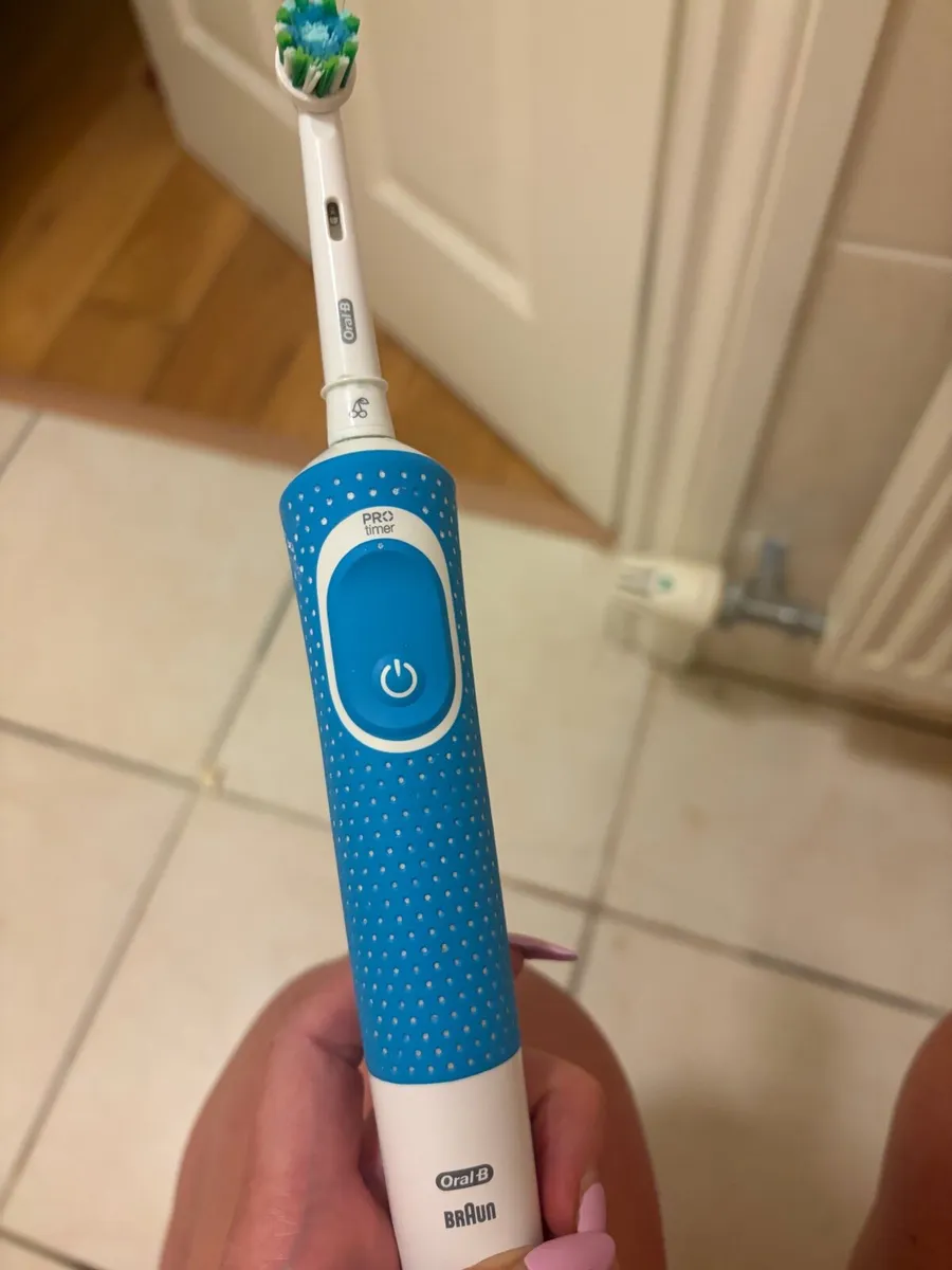 Electric tooth brush - Image 1