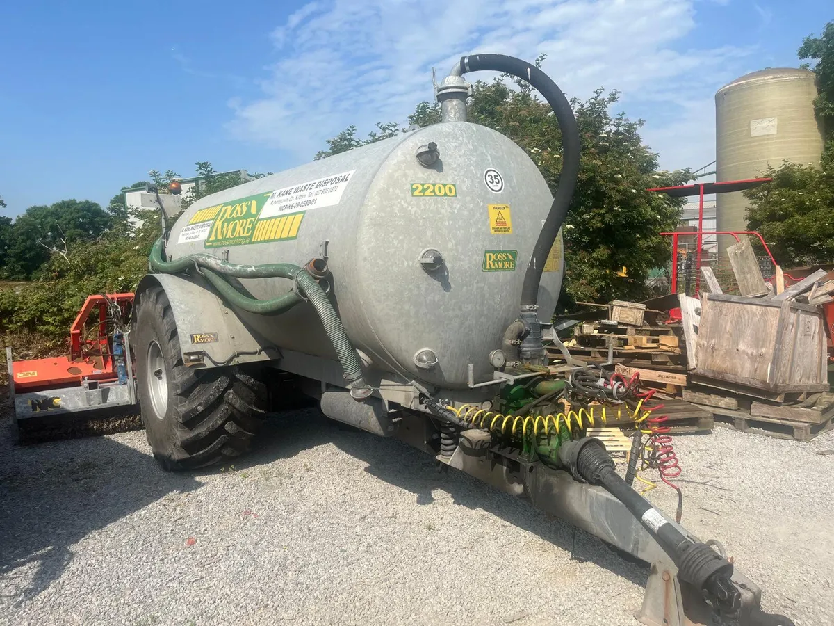 2023 Rossmore 2200GL Recessed Slurry Tank - Image 2