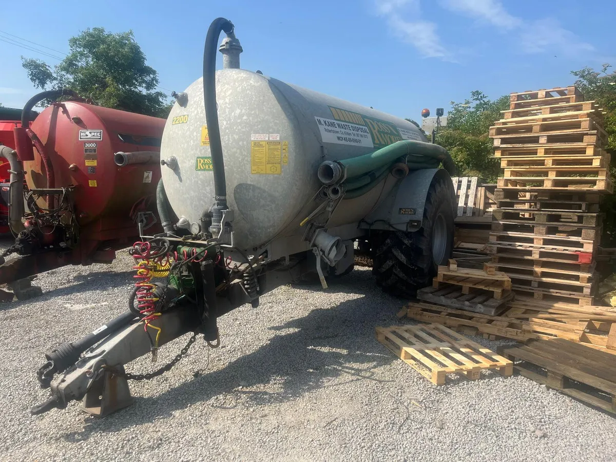 2023 Rossmore 2200GL Recessed Slurry Tank - Image 3