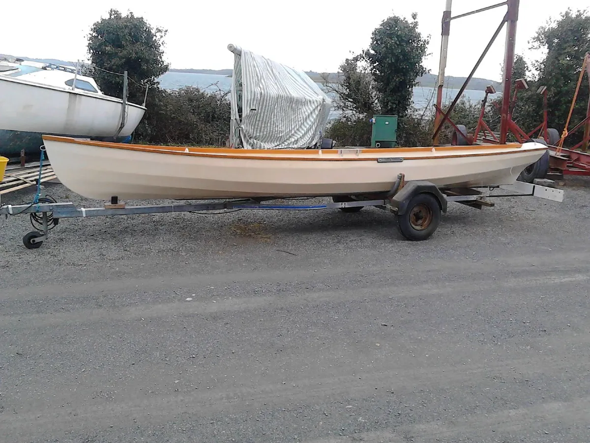 Rowing dinghy - Image 2