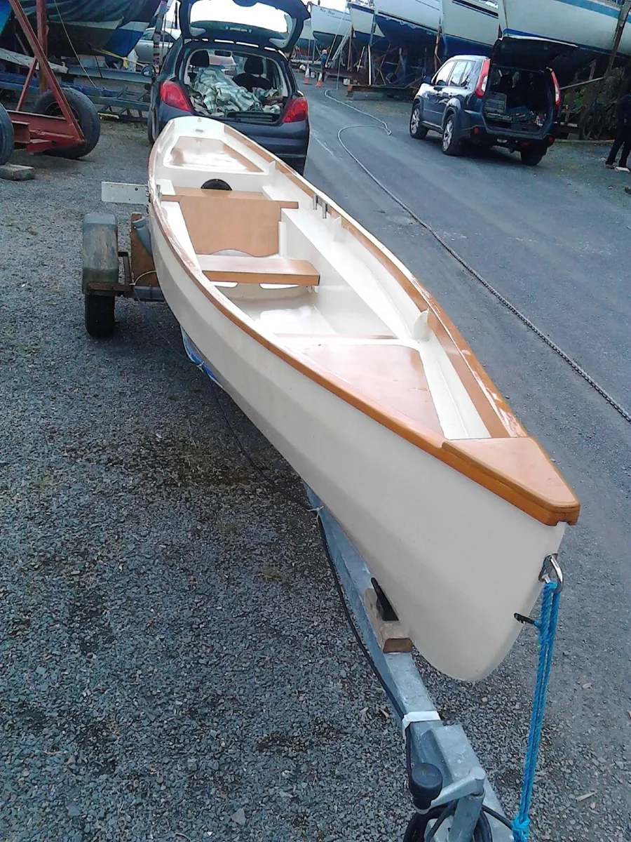 Rowing dinghy - Image 4
