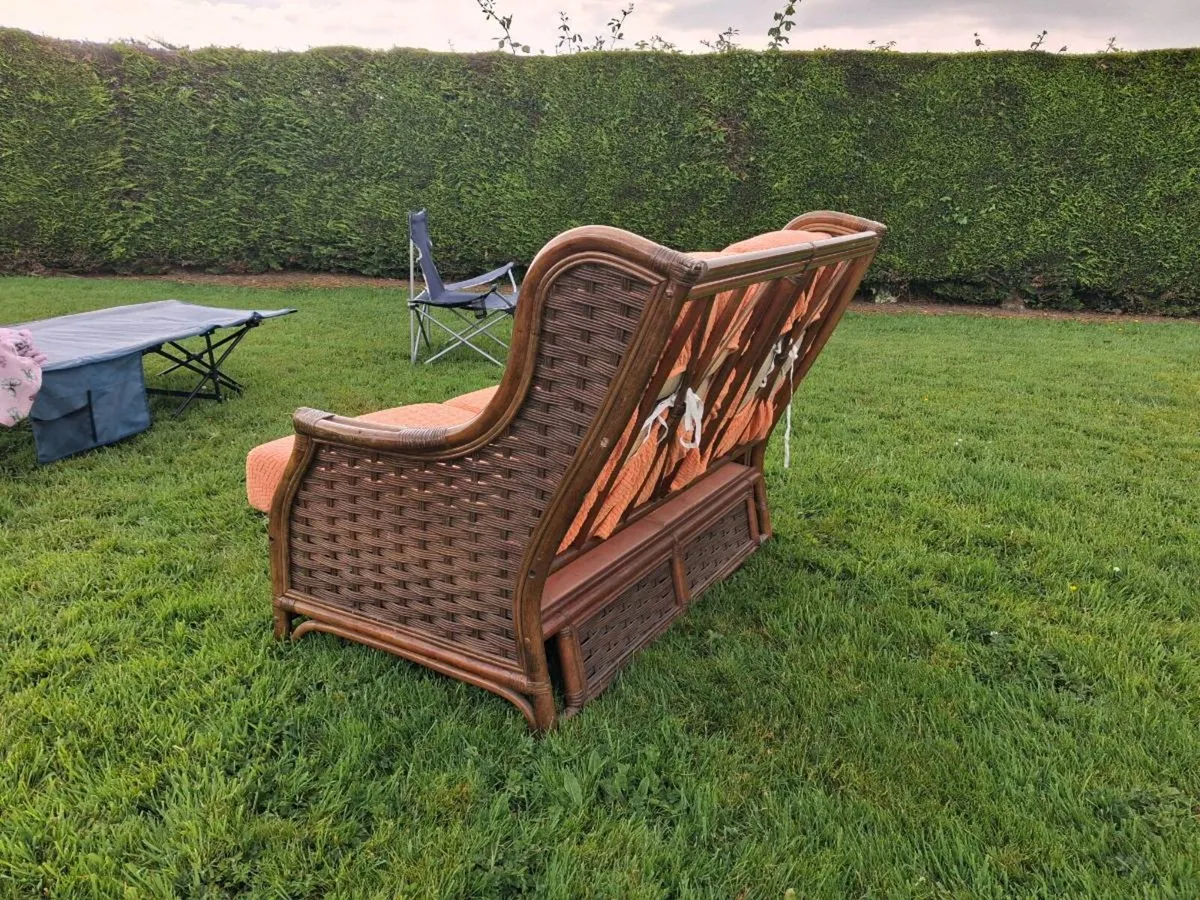 2 seater couch - Image 1