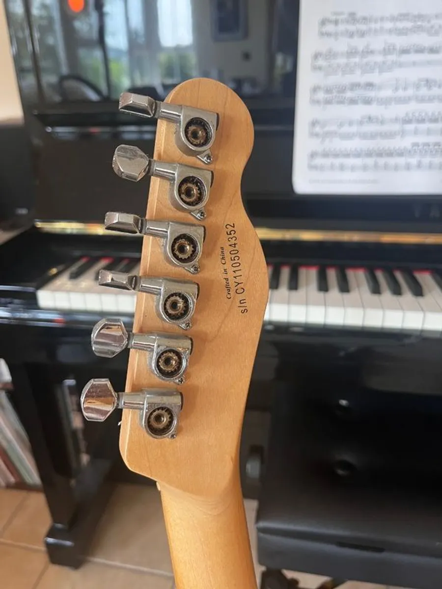 Left Handed Squire Telecaster 2011 - Image 3