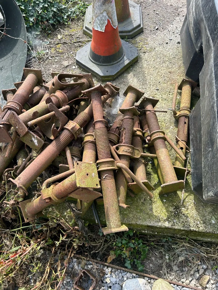 Acrow props - Image 1