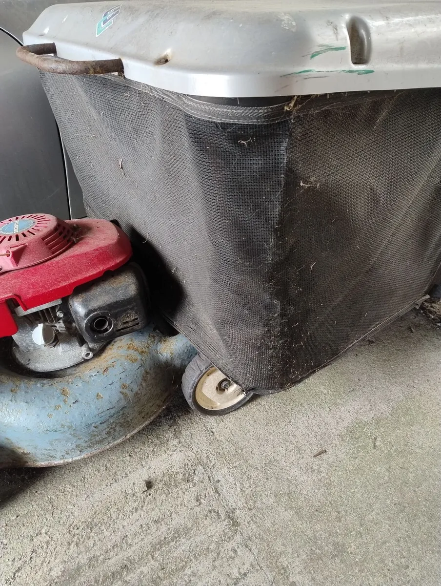 Lawnboss for spares or repairs - Image 4