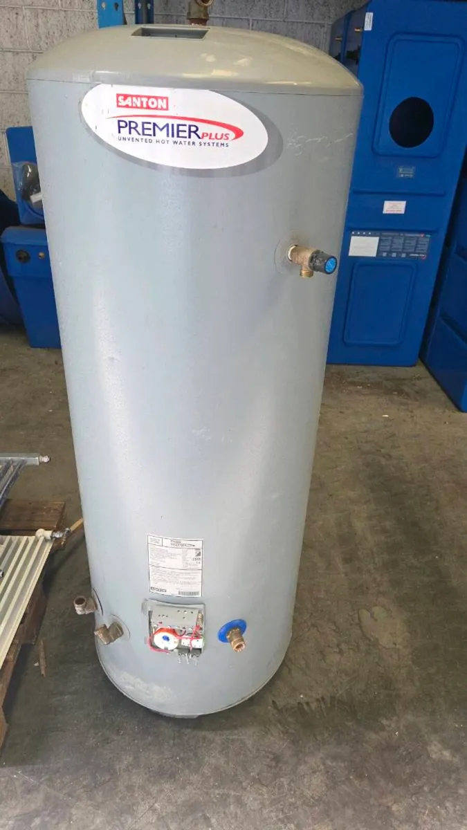 Hot water tank - Image 2