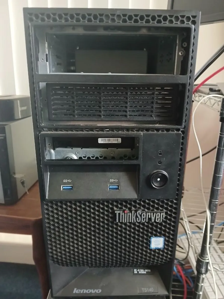 Lenovo Server T140 - Image 1