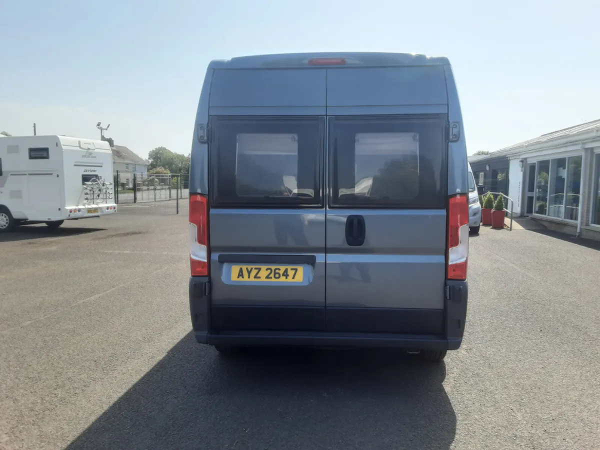 Auto Trail T669 automatic 2020 4 berth campervan - Image 4