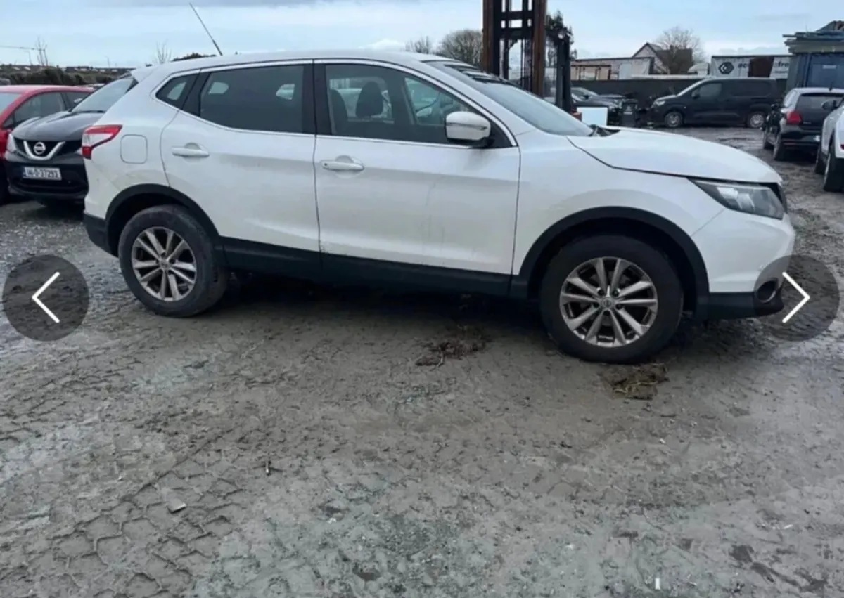 2014 Nissan Qashqai 1.5 Diesel Drive away - Image 1