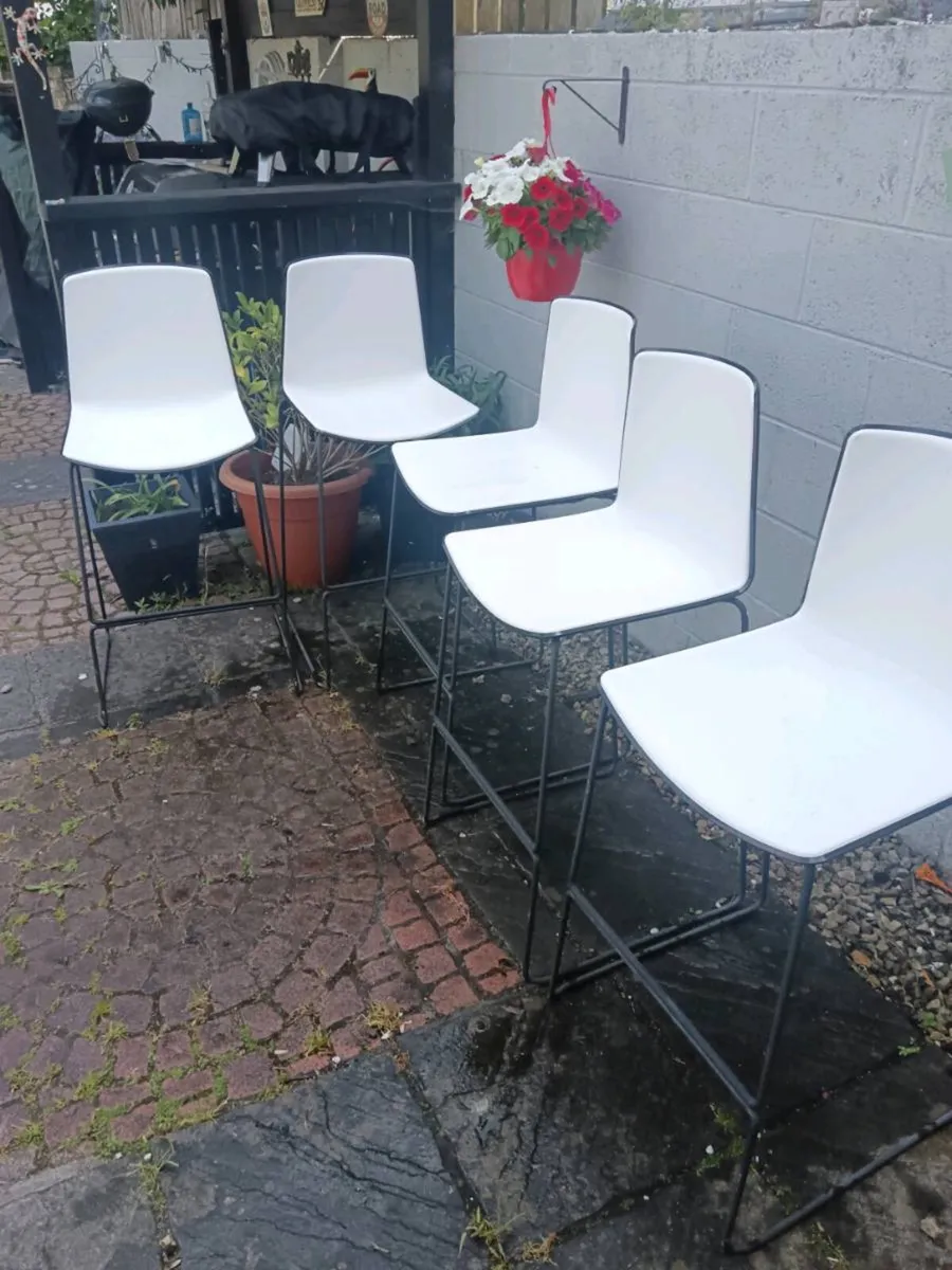 High stools - Image 3