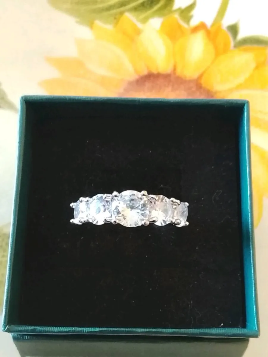 Diamond Trilogy ring - Image 1
