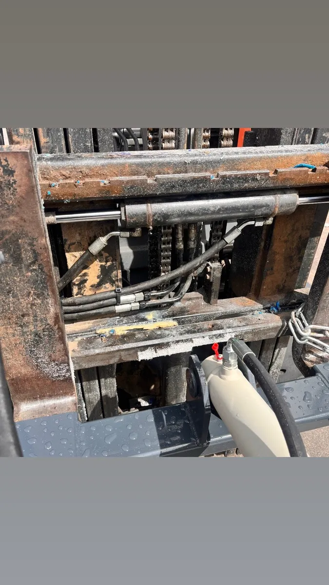 Mobile hydraulic hose service - Image 2