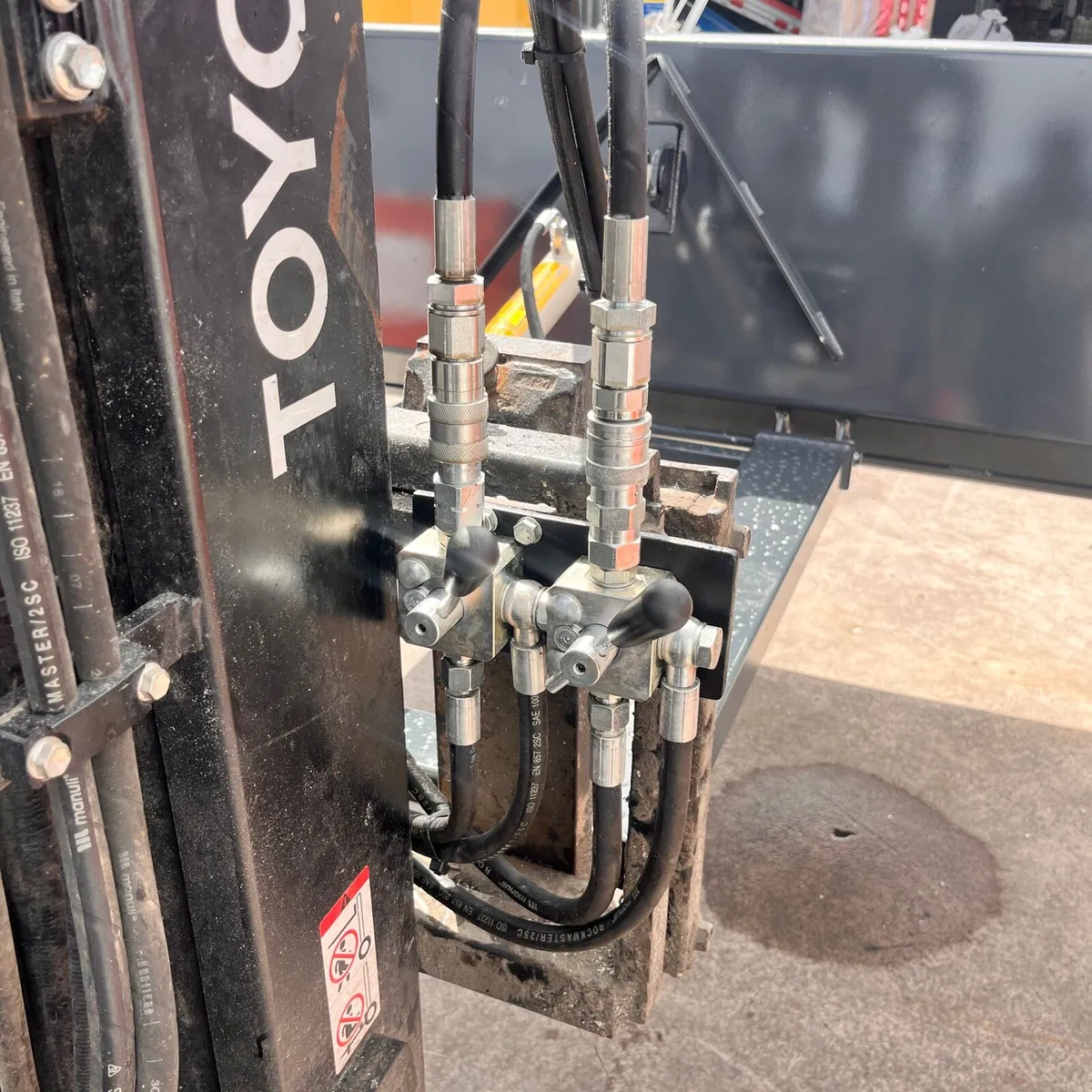 Mobile hydraulic hose service - Image 3