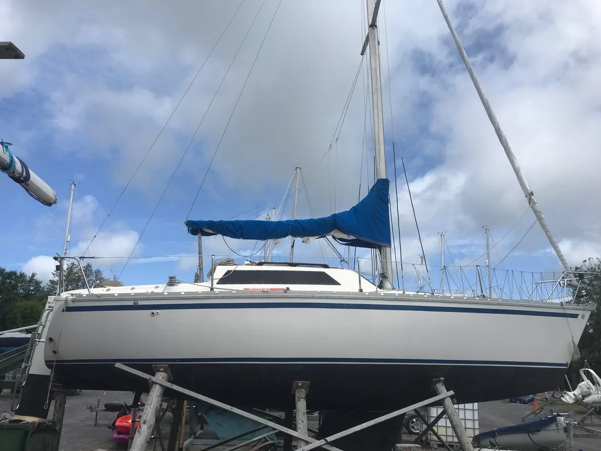 Jeanneau 27 Sailboat - Image 1