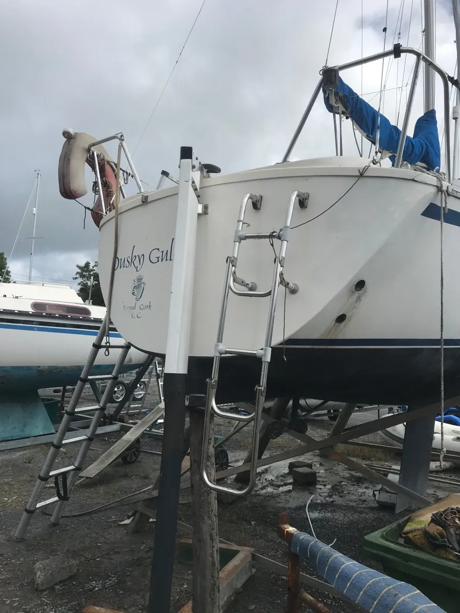 Jeanneau 27 Sailboat - Image 3