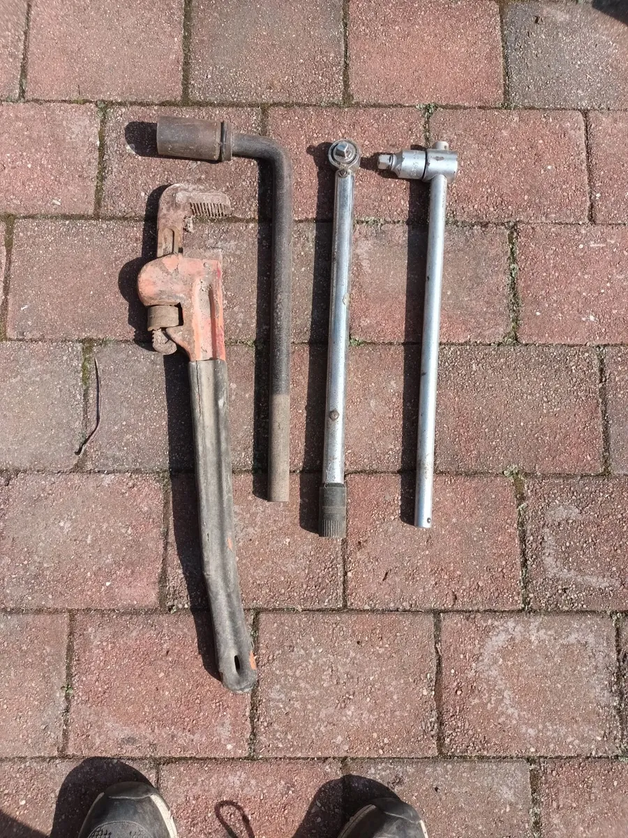 22" adjustable wrench, 30mm H duty wheel brace Etc