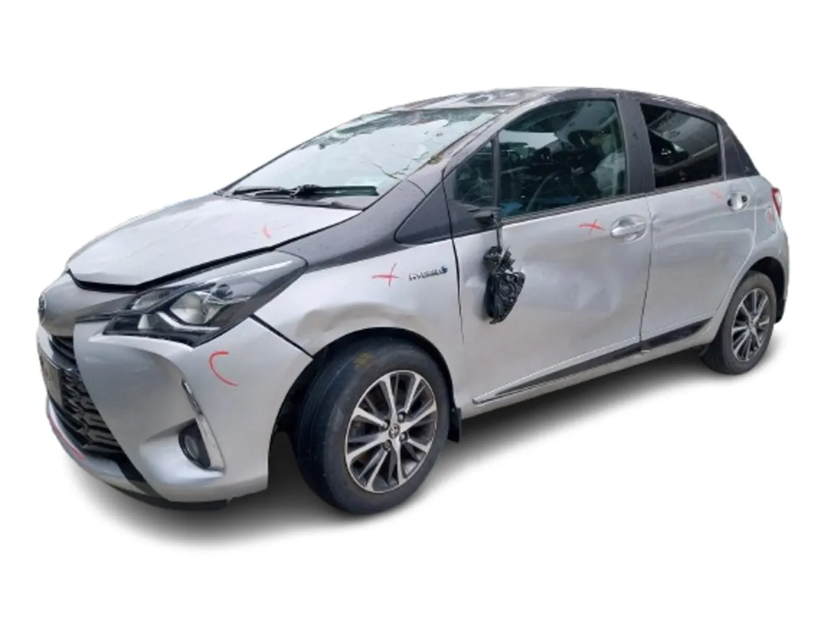 2020 TOYOTA YARIS HYBRID For Breaking/Dismantling - Image 3