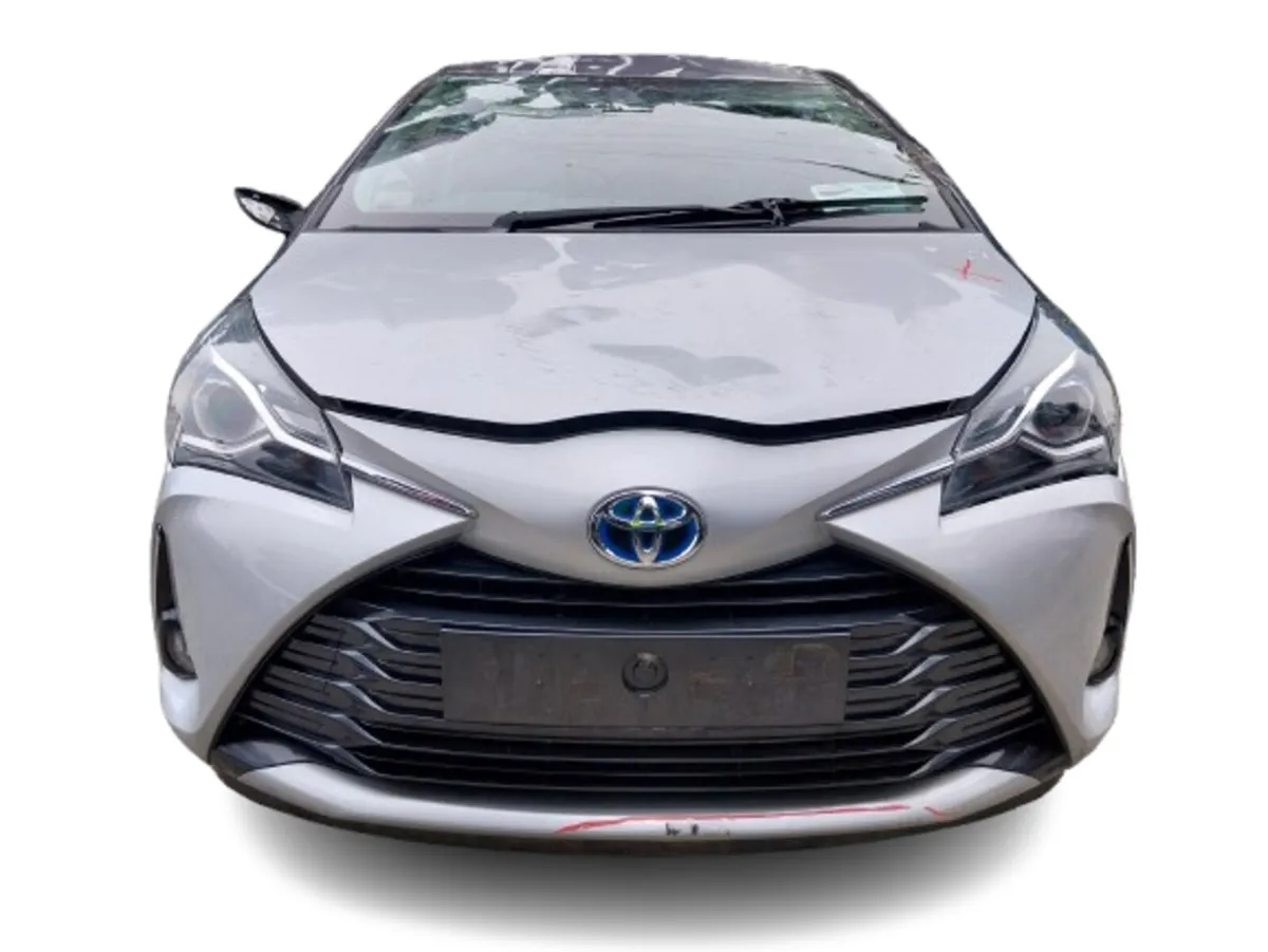 2020 TOYOTA YARIS HYBRID For Breaking/Dismantling - Image 2