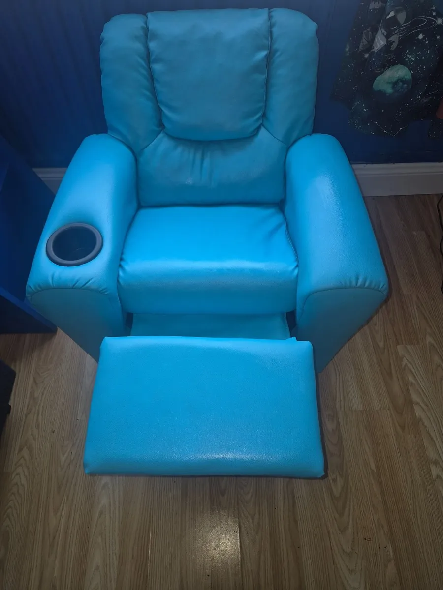 Kids recliner chair