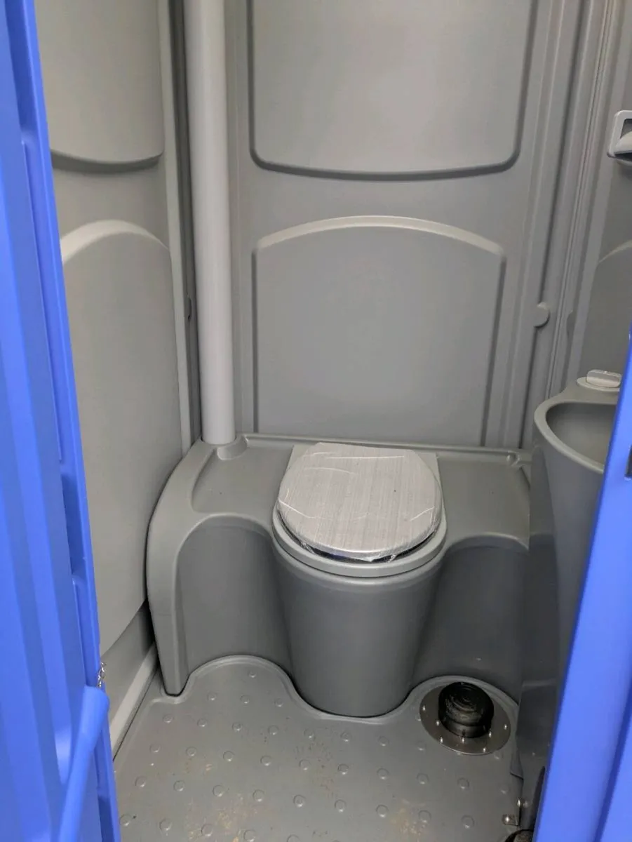 Toilet block - Image 1