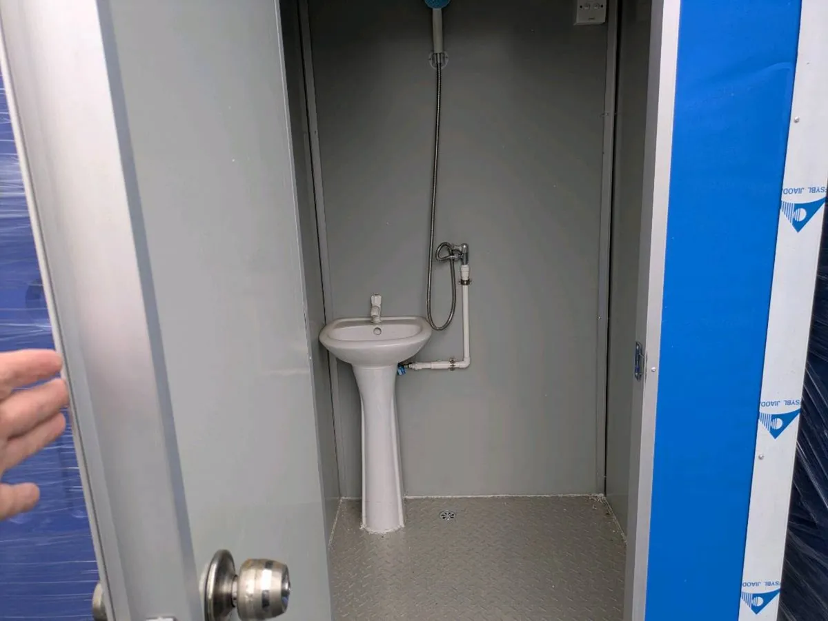 Toilet block - Image 4