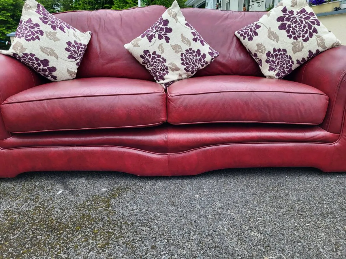 Fabulous leather 3pce suite - Image 2