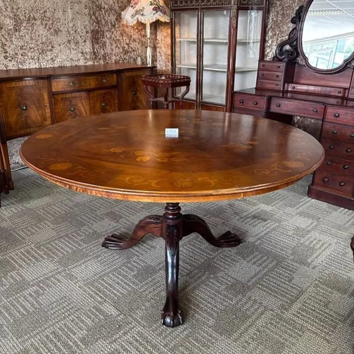 Victorian quality inlaid walnut round centre table - Image 1