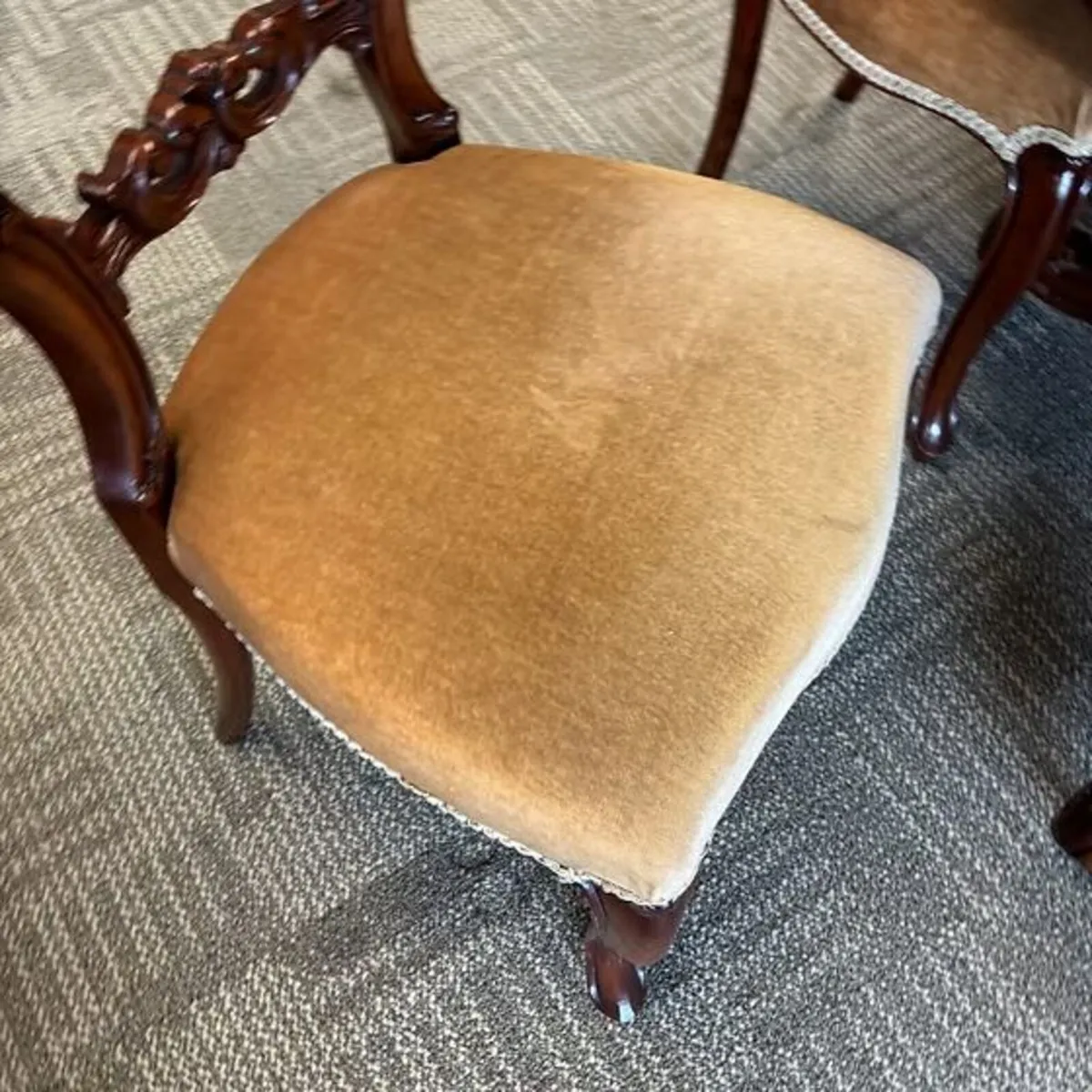 Victorian mahogany pedestal breakfast/dining table - Image 3