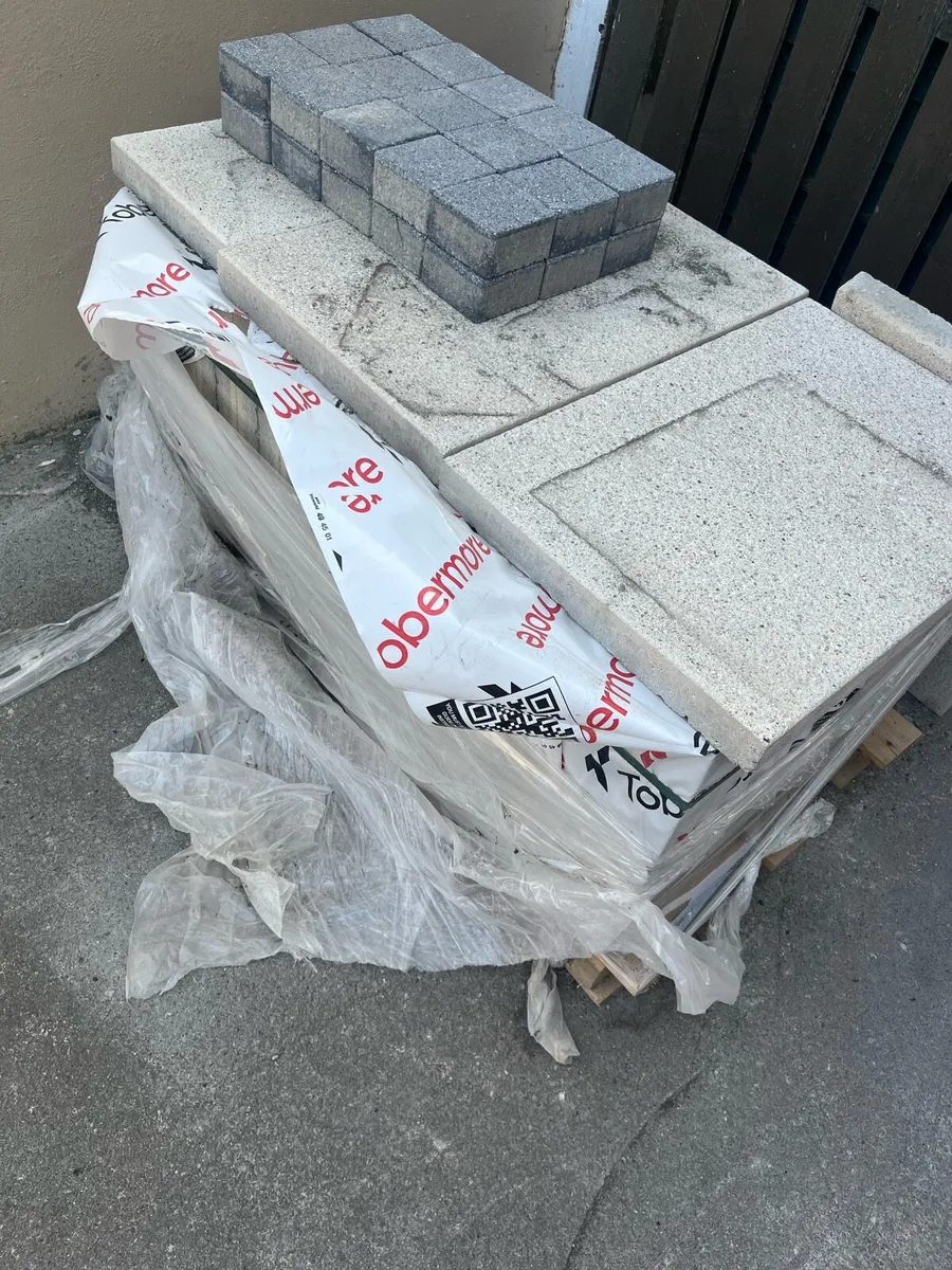Tobermore Mayfair Flag 60x40cm Silver 50mm - Image 2