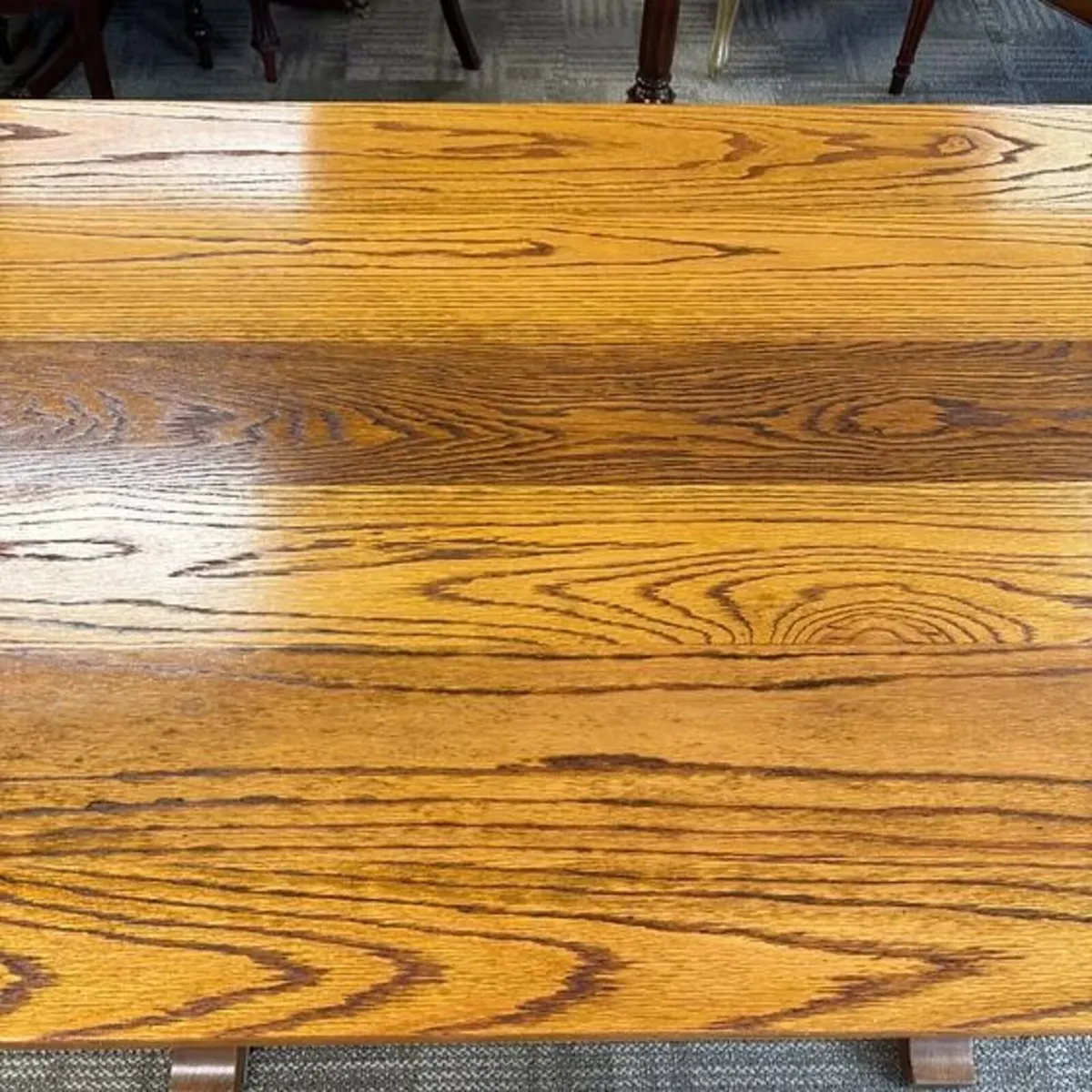 Fabulous solid oak cross legged dining table - Image 4