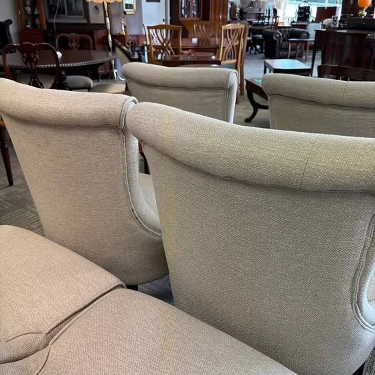 Fabulous set of 6 linen buttoned high back chairs - Image 3