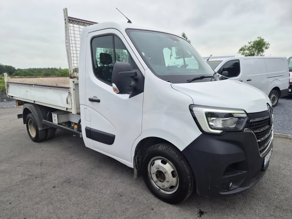 Renault Master 2021 2.3L Diesel Manual - Image 2