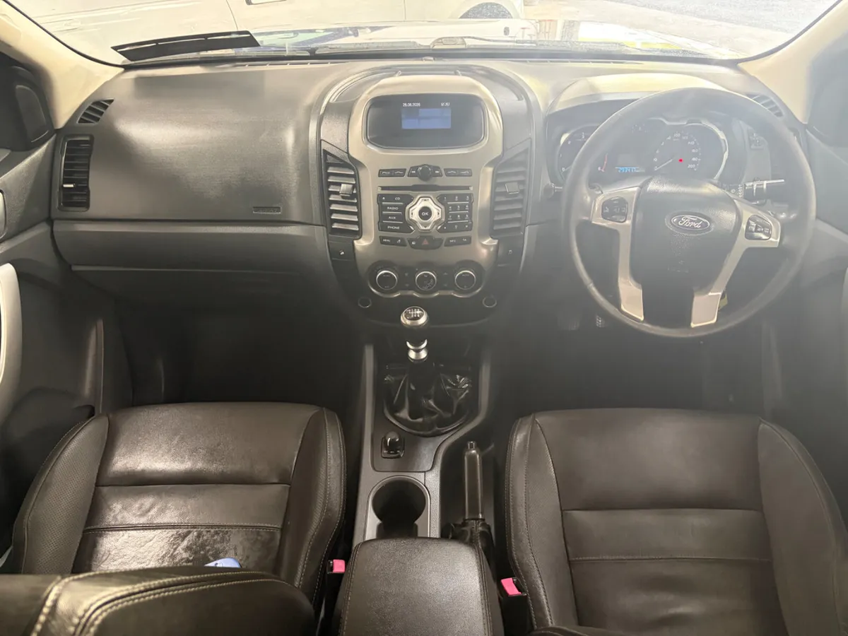 Ford Ranger 2015 2.2TDI  DOUBLECAB LIMITED EDITION - Image 4