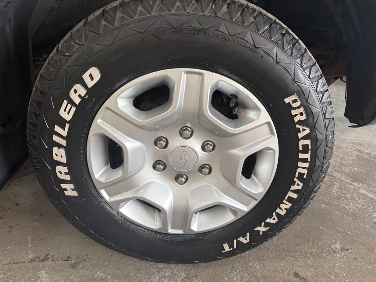 Ford Ranger 2015 2.2TDI  DOUBLECAB LIMITED EDITION - Image 3
