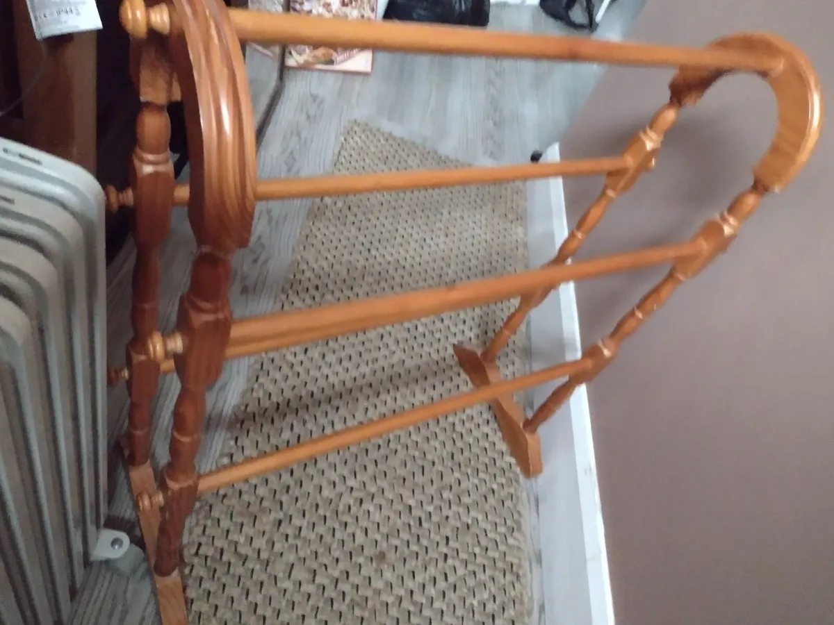 Antique wooden towel rail - Image 1