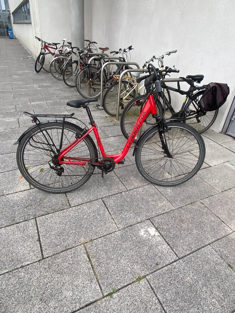 Ladies city Bike – Excellent Condition – €300 - Image 3
