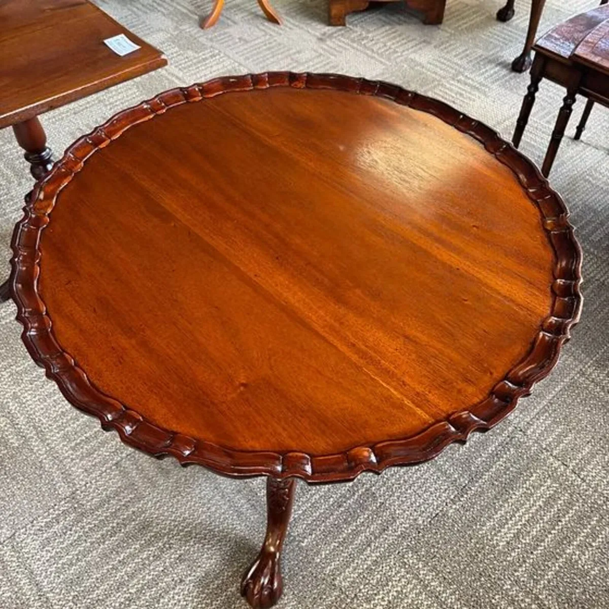 Beautiful mahogany Georgian shaped edge occasional - Image 2